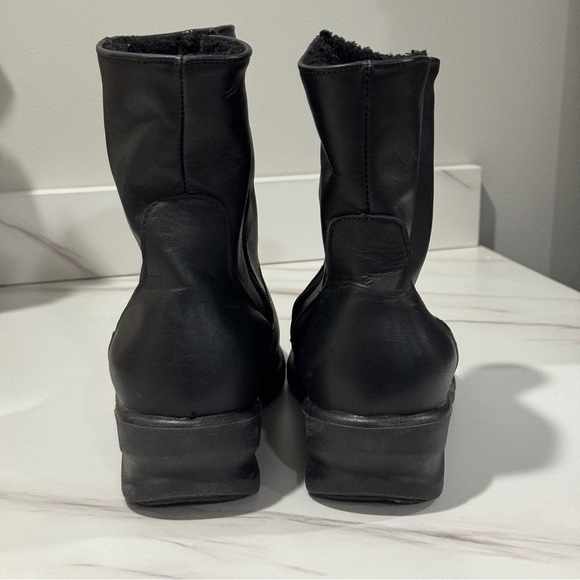 Toe Warmers Katie Boot Waterproof Extra Wide Side Zip Black Leather Size 9 4E - Picture 3 of 5